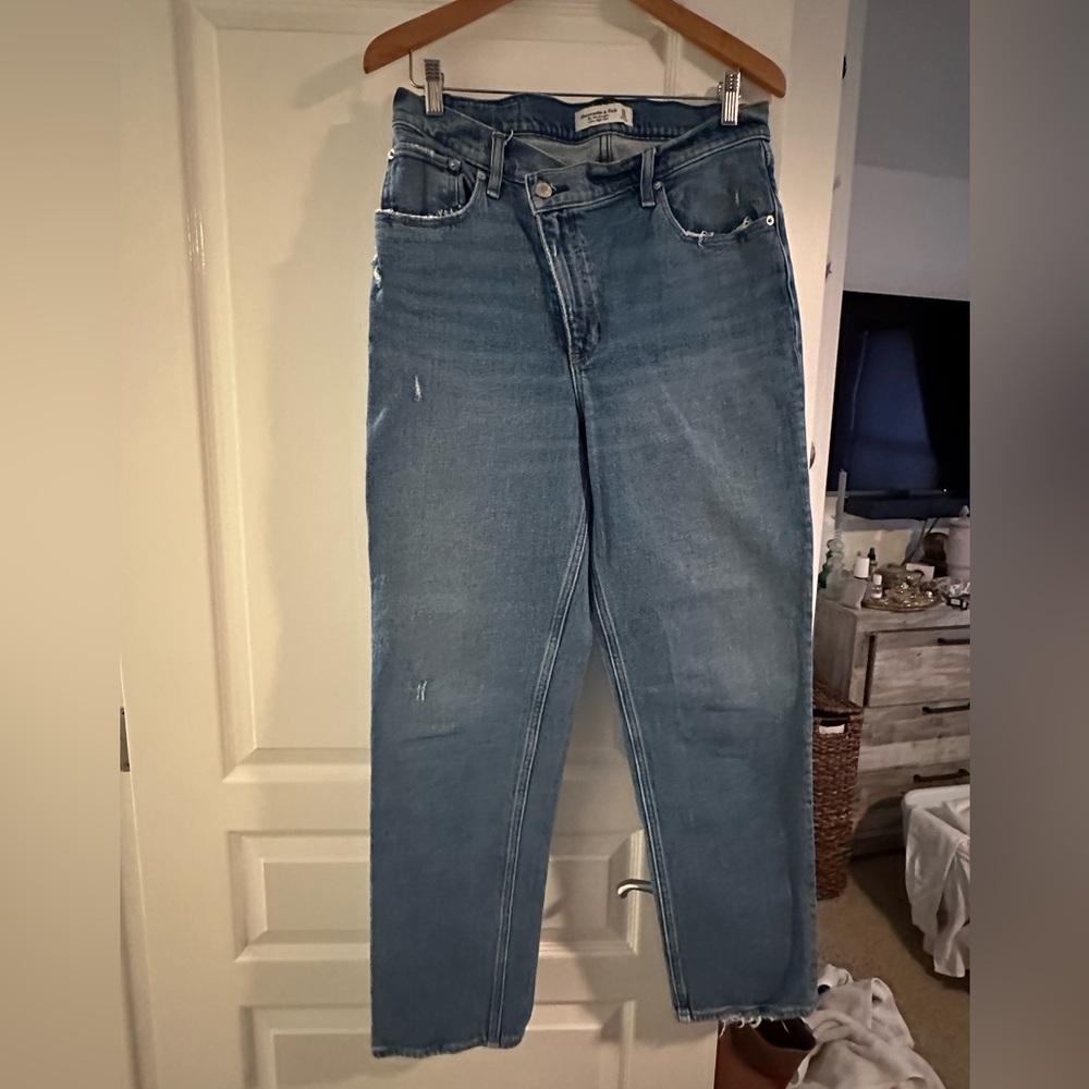 Abercrombie the 90s Straight Ultra High Rise, cross waist, size 30/10R